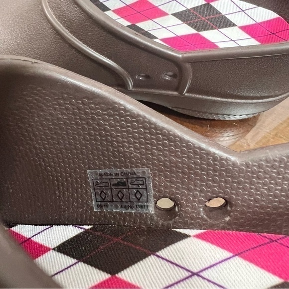 CROCS brown rubber clog (nurse’s shoes) in size 5 - Picture 8 of 12